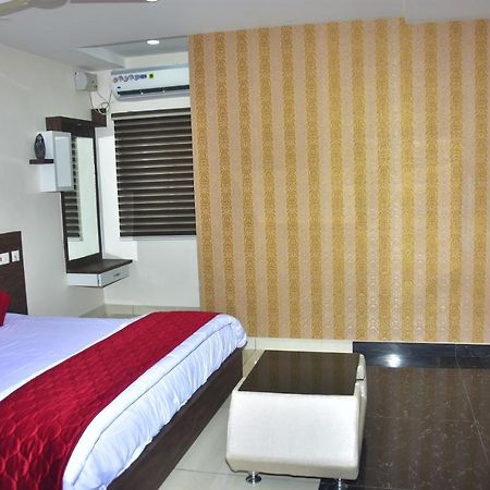 Pagadala Grand Residency Hotel Bāpatla Kültér fotó