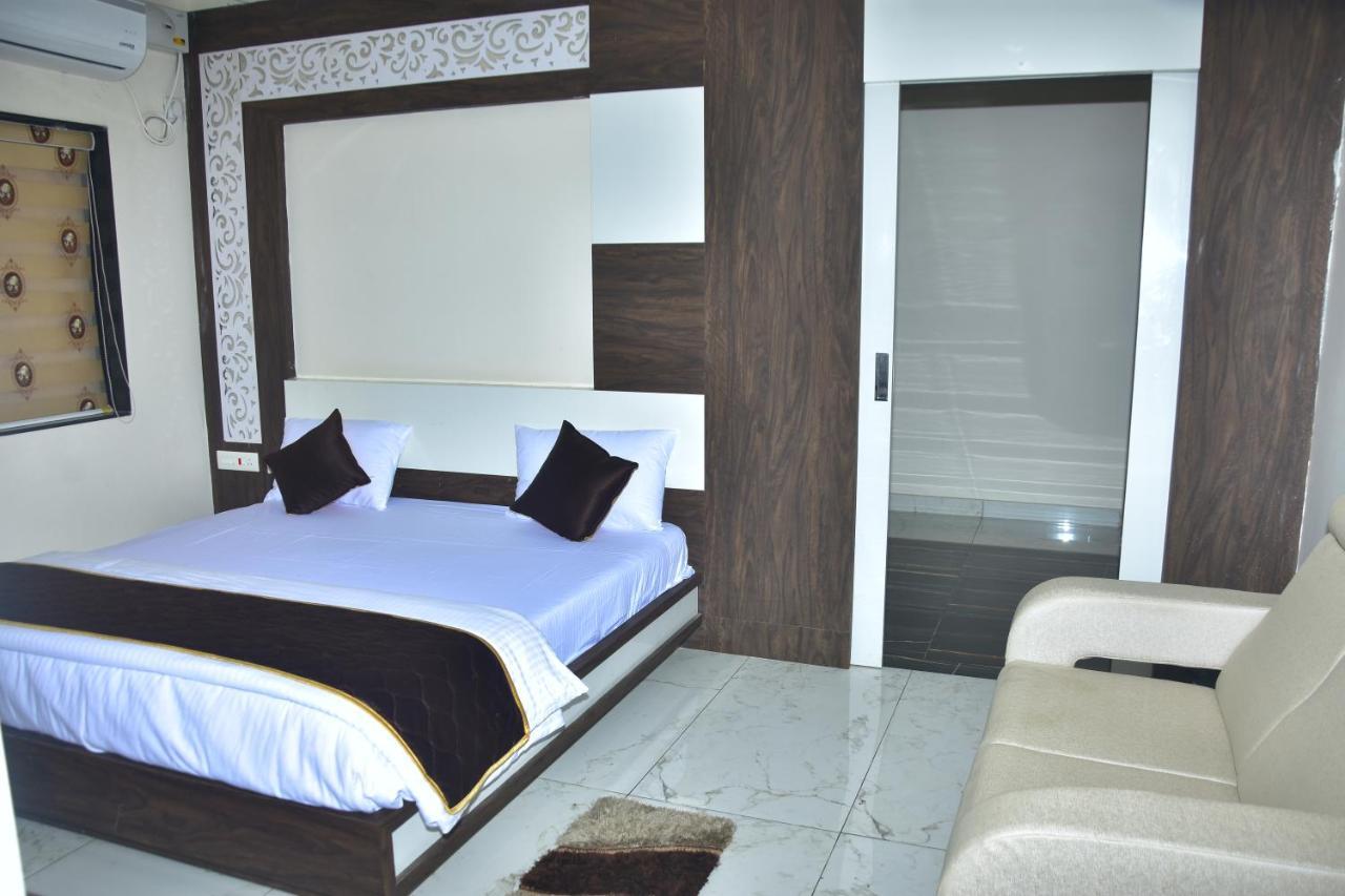 Pagadala Grand Residency Hotel Bāpatla Kültér fotó
